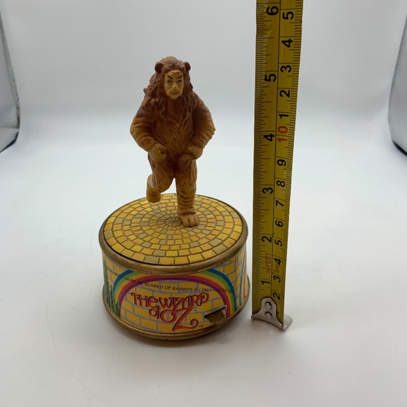 Vintage Enesco The Wizard of Oz Cowardly Lion Music Box NOT Working - Picture 10 of 10